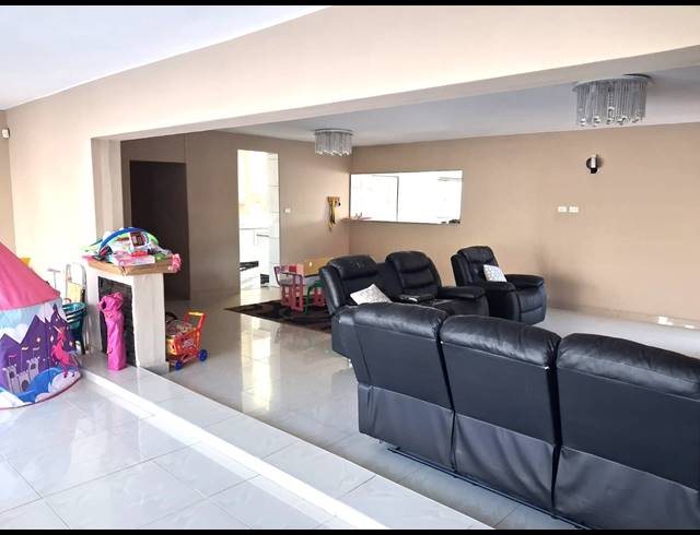 3 BEDROOM HOUSE FOR SALE IN BLUFF